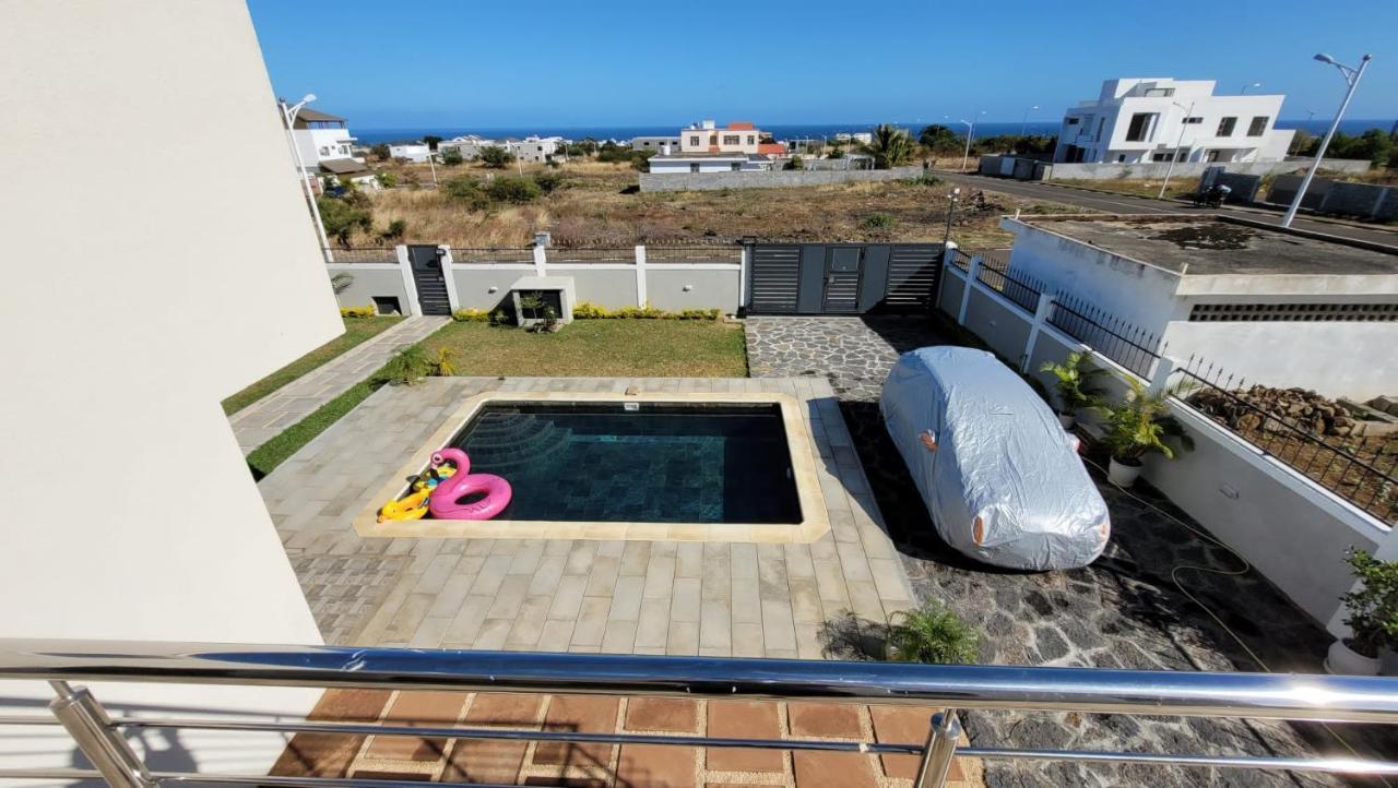 Coquette Villa Avec Piscine Flic en Flac Ngoại thất bức ảnh